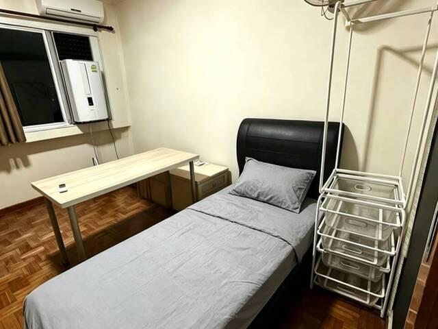 common room near paya lebar / eunos MRT and bus station