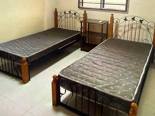 Common Room @ New Upper Changi Road For Rent Bedok South
