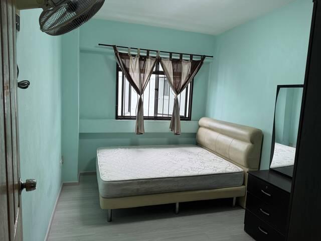 COMMON ROOM RENT AT JURONG WEST JALAN BAHAR