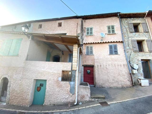 Commune de Peyroules Appartement 2 pièces de 39m2 et grande ca