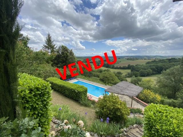 Commune de Saint Nauphary: Maison de 148 m² avec piscine sur un terrain de 7788 m² avec magnifique point de vue