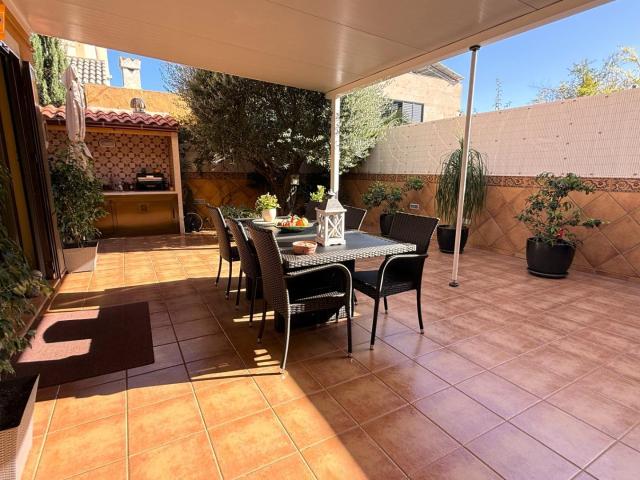 Cómodo Chalet Adosado de 4 dormitorios en zona Amanecer. Palma de Mallorca