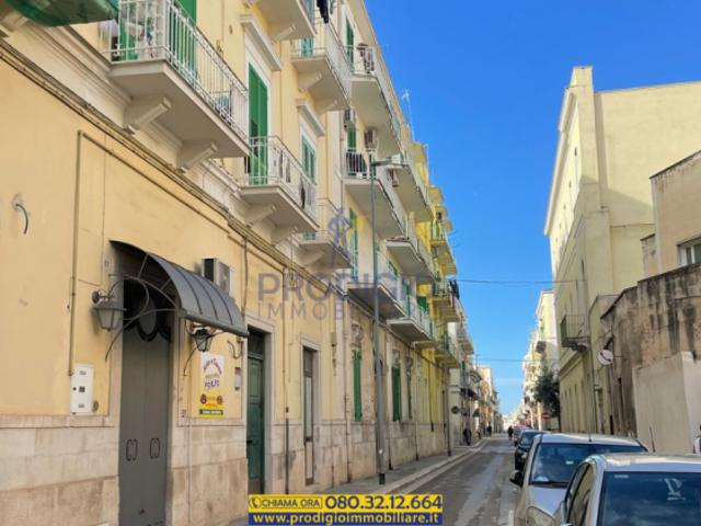 Comodo primo piano personalizzabile libero subito in vendita a Molfetta