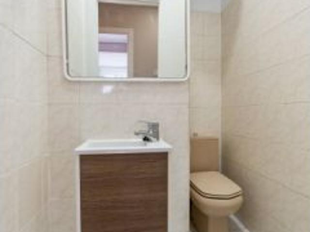 Cómoda habitación con cómoda en el apartamento de 6 dormitorios, Extramurs