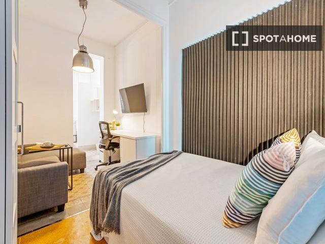 Cómoda habitación en alquiler en Eixample, Barcelona