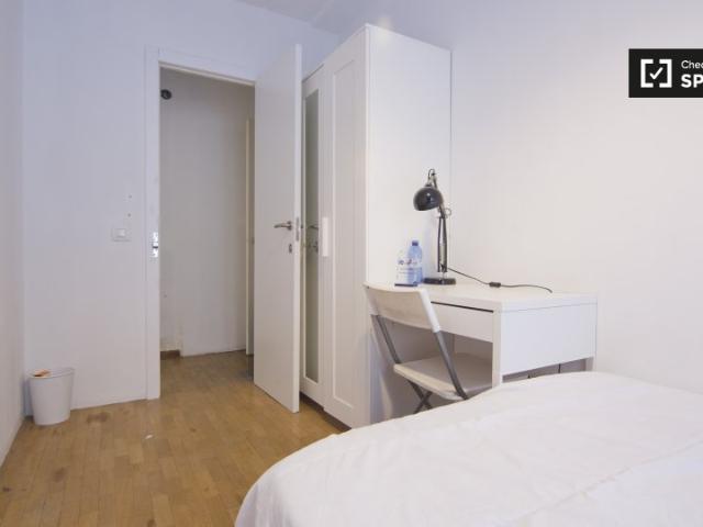 Cómoda habitación en apartamento de 6 dormitorios en Chueca, Madrid