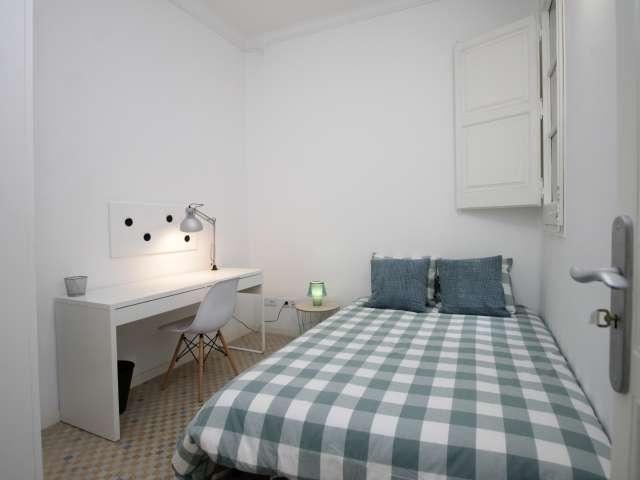 Cómoda habitación en apartamento de 9 habitaciones en Barcelona