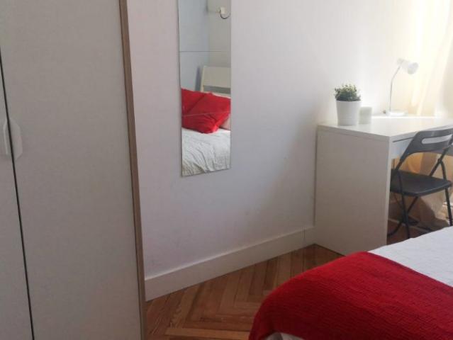 Cómoda habitación en el centro de Madrid
