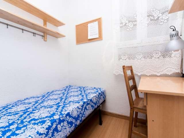 Cómoda habitación en piso compartido en Chamberí, Madrid