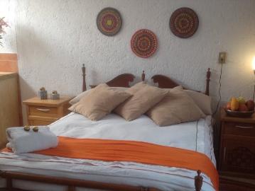 CÓMODA, TRANQUILA, AMPLIA CON BAÑO PRIVADO