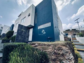 CÓMODA Y ATRACTIVA CASA EN VENTA, PUNTA ESMERALDA