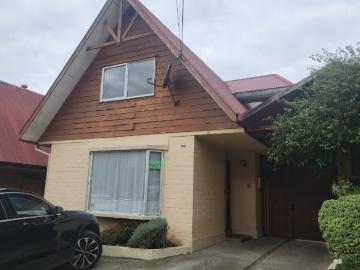 COMODA Y CENTRICA CASA EN PTO VARAS