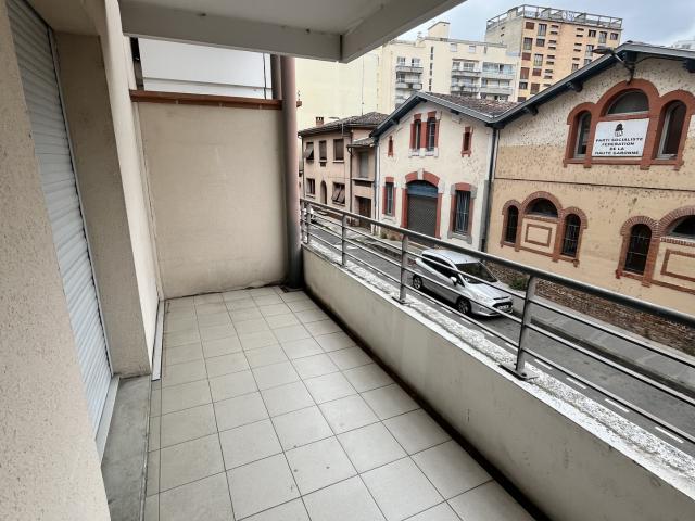 Compans Caffarelli T3 avec balcon et parking sous sol