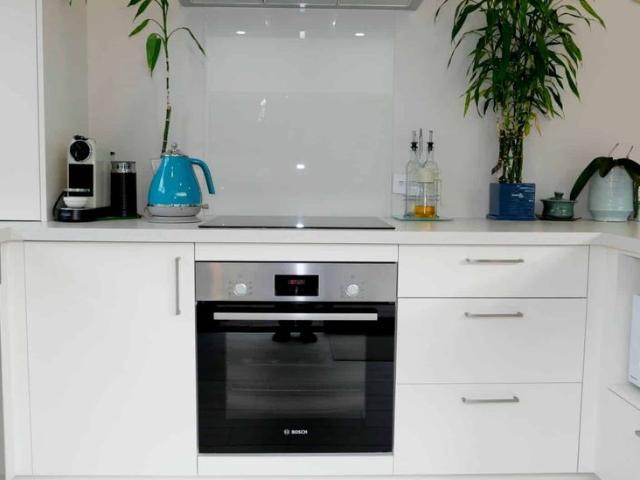 Compact & Modern in the heart of Raumati