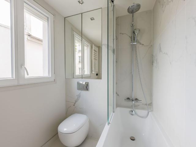 Compact Comfort: 30m² Apartment, Seamlessly Combining Functionality and Style, Paris Amsterdam Apartments for Rent
