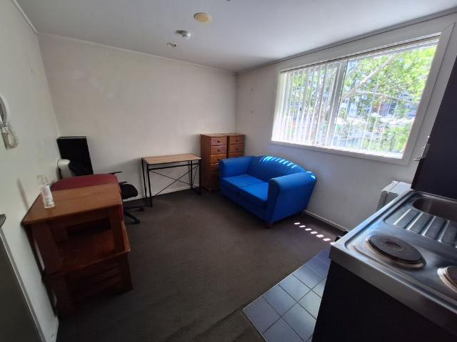 Compact Sunny Apartment