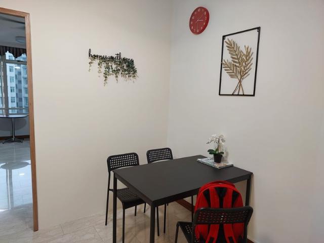 Compass Heights Condominium Room Rental, $1,049, 1 Bed 1 Bath 150 sqft $6.99 psf