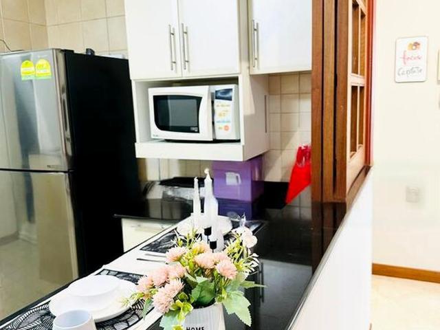 Compass Heights D19, Apartment