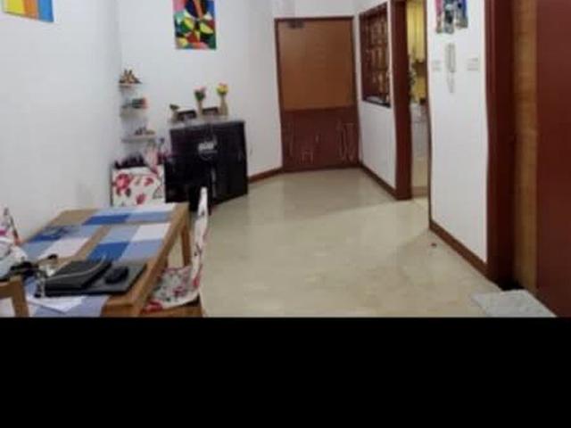 Compass Heights D19, Apartment