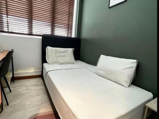 Compass Heights D19, Apartment
