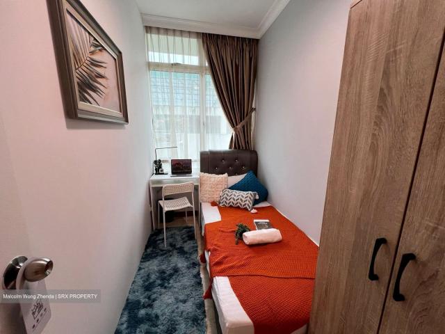 Compass Heights D19, Apartment