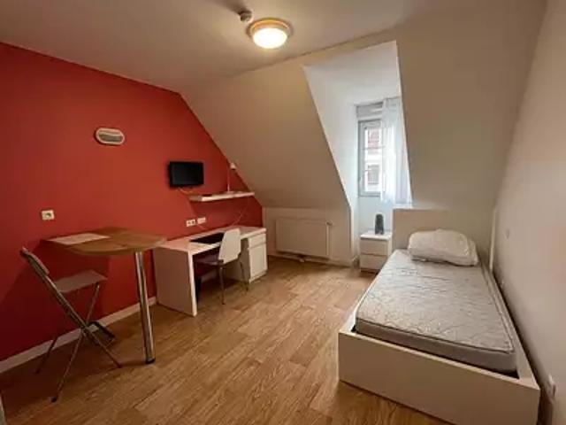 Compiègne 60200 Location appartement 2 pièces t2 au dernier étage