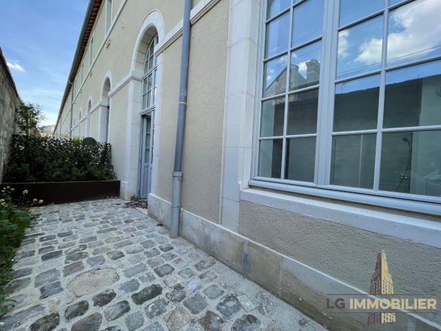 COMPIEGNE COMPIEGNE TYPE 1 AVEC TERRASSE ET PARKING