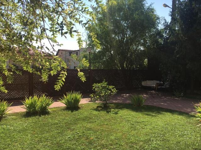 Compound villa