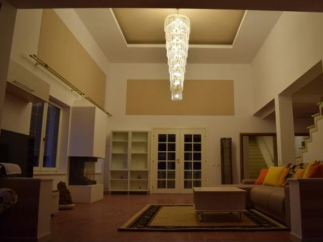 Compound villa