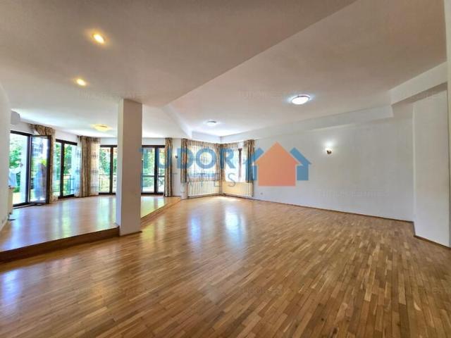 Compound villa