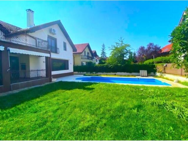 Compound villa