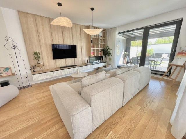 Compound villa