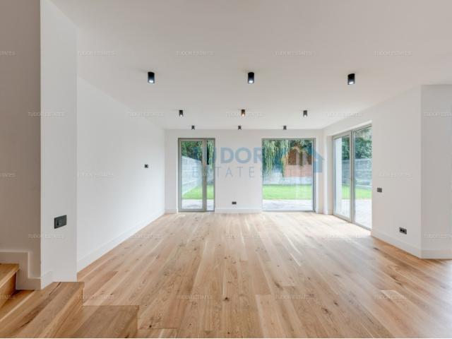Compound villa