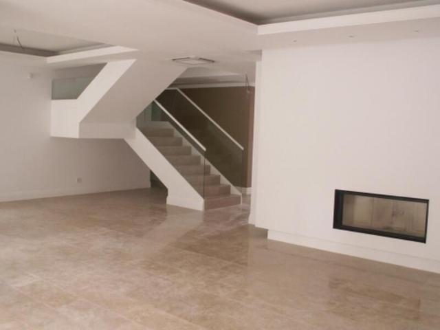 Compound villa