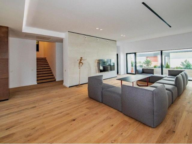 Compound villa