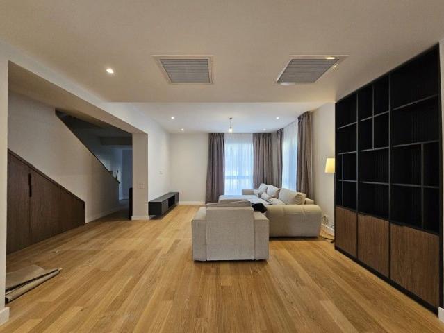 Compound villa