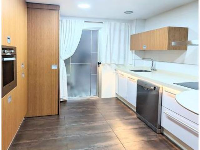 COMPLETAMENTE REFORMADA, CON ASCENSOR, ZONA TOSCAR