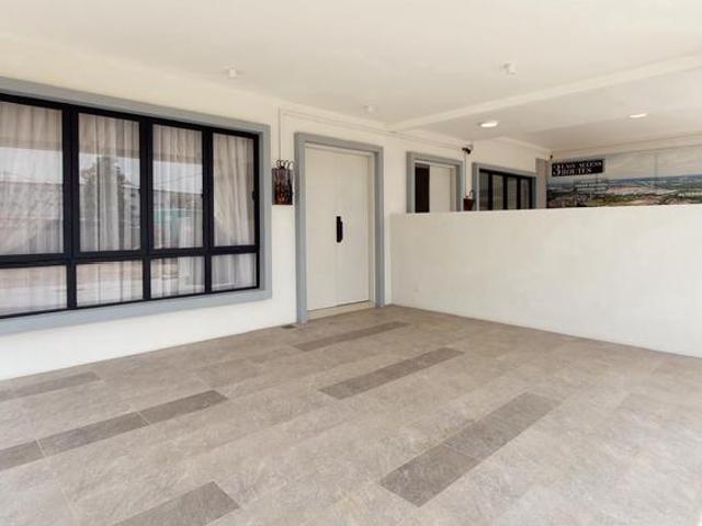 Complete Unit Freehold 24 Hour Gated Guard 2 Storey Batu Berendam