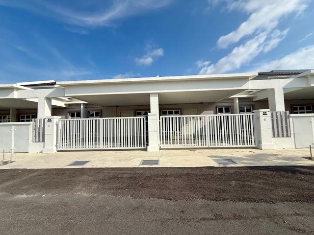 Complete Full Loan Freehold Single Storey Terrace Ayer Molek Tiang Dua