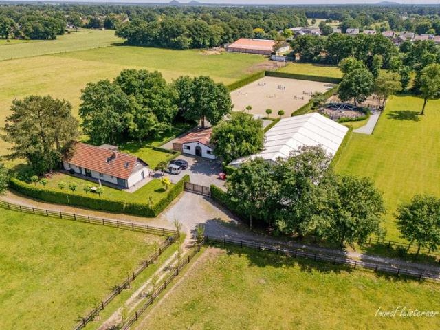 Complete paardenaccommodatie op ca. 3,5 ha te Helchteren