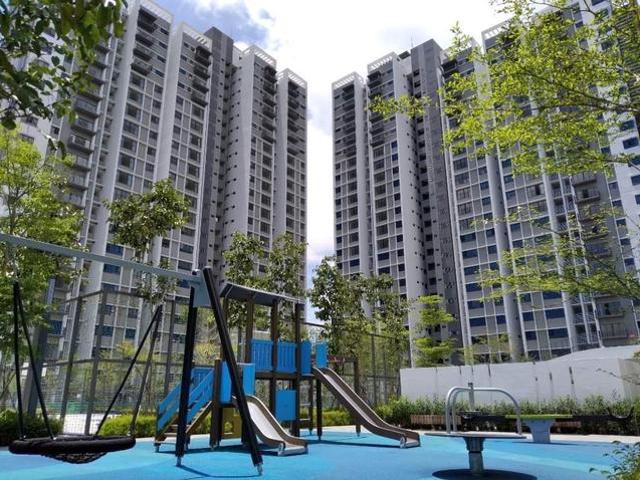 Completed CondoPool View 3Bedroom865sqftFull LPPSA Loan