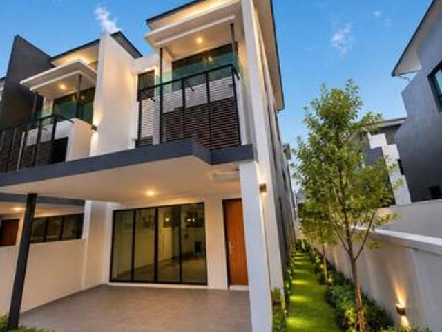 COMPLETEDSHAH ALAM 3 STOREY TERRACE near SETIA ALAM BUKIT JELUTONG