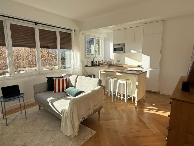Completely renovated 1 bedroom & 1 living room 30 minutes from central Paris