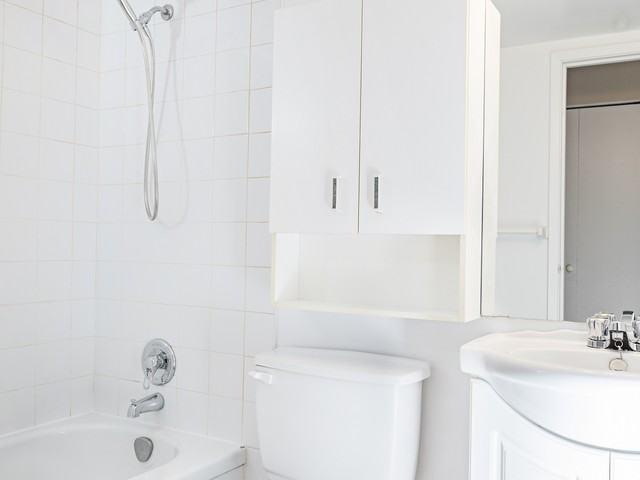 Complexe du Parc 3 Bedroom Apartment for Rent at 110 Rue Saint François N, Sherbrooke, QC J1E 3H6 du Pin Solitaire