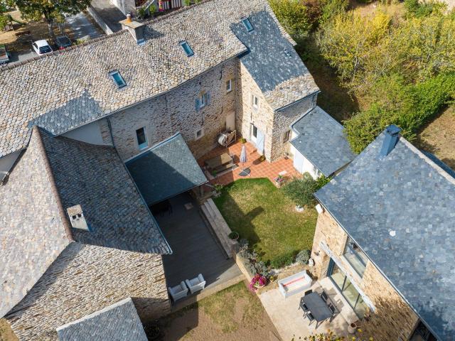COMPLEXE IMMOBILIER RENOVE et MEUBLE POTENTIEL 5 LOTS RODEZ 12 MIN