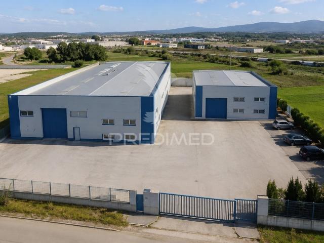 Complexo Industrial em Terreno de 5000m2 Montijo