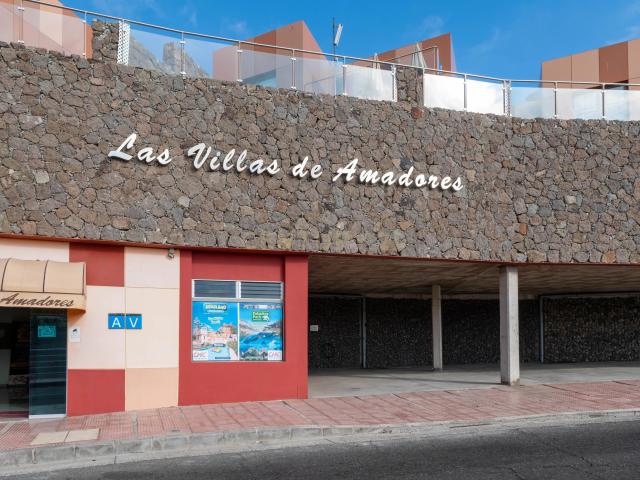 Complejo de 46 Apartamentos en Playa de Puerto Rico