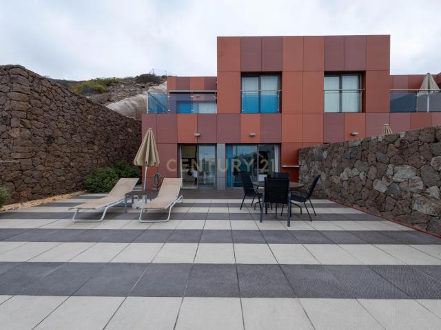 Complejo de 46 Apartamentos en Playa de Puerto Rico