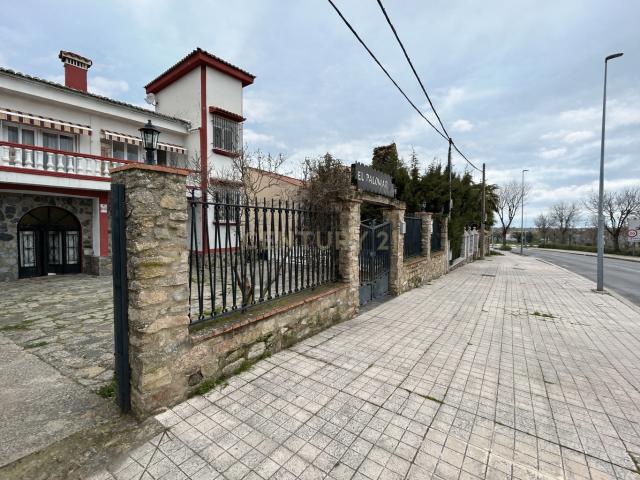 Complejo de uso mixto Restaurante + Vivienda