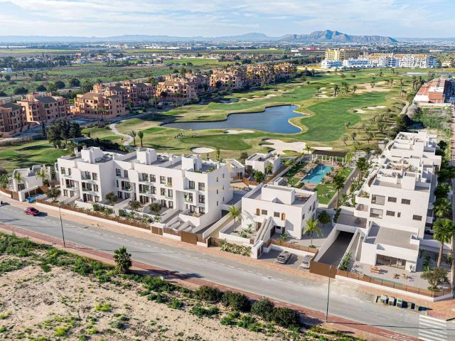 Complejo residencial de nueva construcción cerca de Serena Golf y el Mar Menor en Los Alcázares